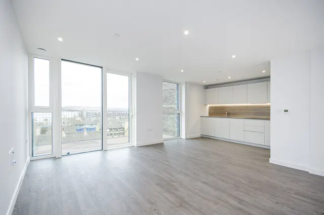 Flat 37, Sandpiper Building, 44 Newnton Close, London, photo 1