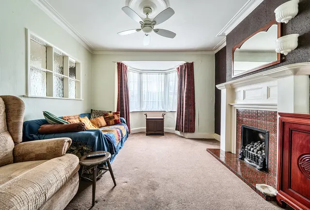 Photo 3 — Oak Street, Romford, RM7 7BA