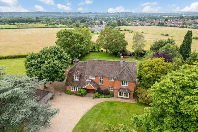 Bradcutts Lane, Cookham, Maidenhead, SL6, photo 1