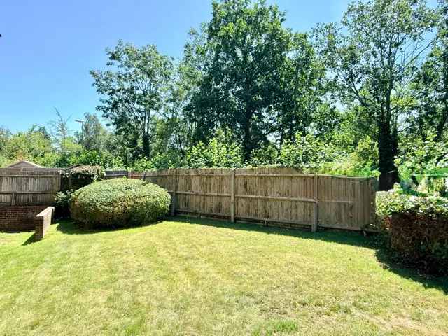 Ringwood, BH24, photo 3