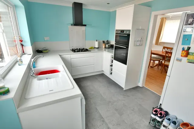 Mimosa Avenue, Wimborne, BH21, photo 3