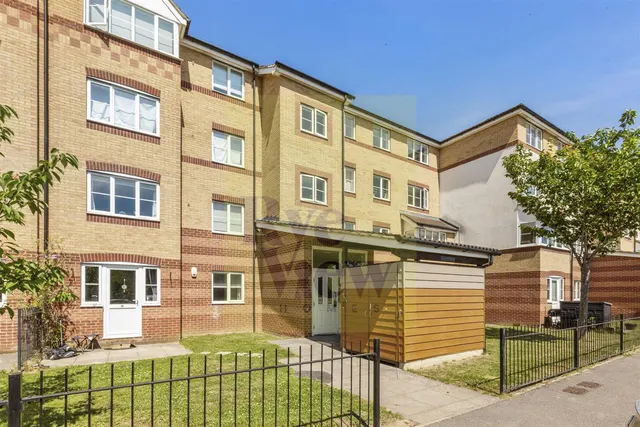 High Wycombe, Buckinghamshire, HP13 7AY, photo 1