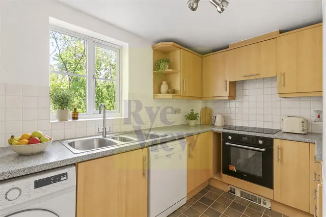 Photo 2 — High Wycombe, Buckinghamshire, HP13 7AY