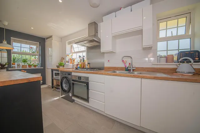 Photo 3 — Ashton Gardens, Eastleigh, SO50 4DG