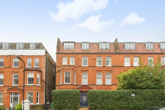 2 bedroom flat — Flat 5, 91 Greencroft Gardens, London