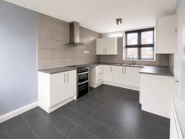 Photo 2 — Clare Close, Mildenhall