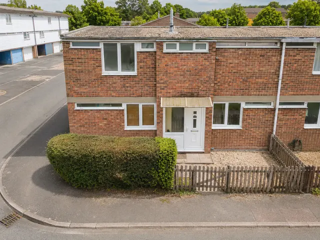 Clare Close, Mildenhall, photo 1