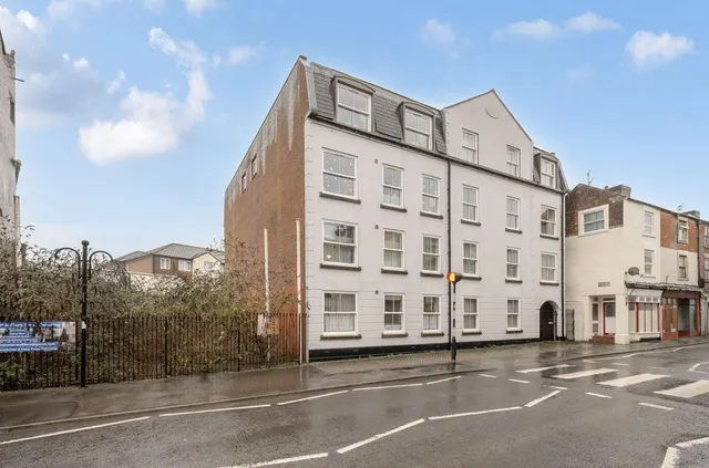 Chatham Court, Warminster, BA12, photo 2