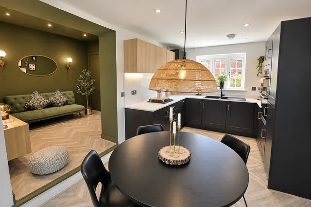 Flanders Way, Brackley, NN13, photo 1