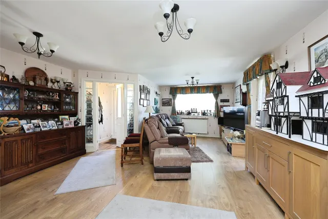 Westwood Road, Ryde, PO33, photo 2