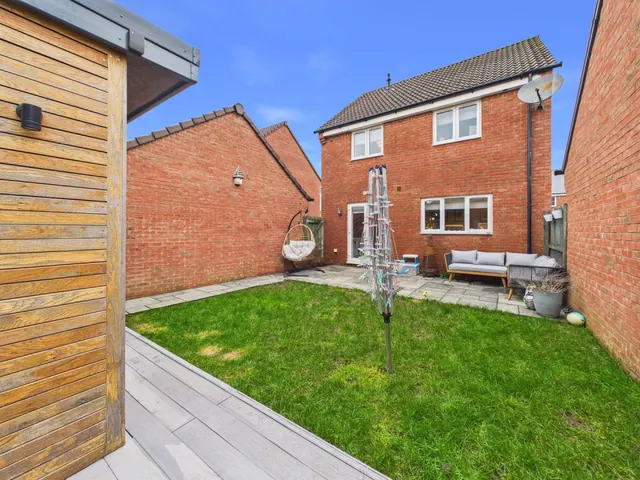 West Wick, Weston-Super-Mare, BS24, photo 1