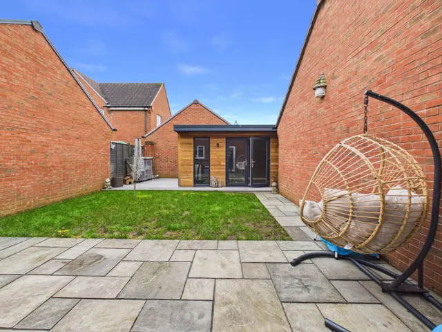 West Wick, Weston-Super-Mare, BS24, photo 3
