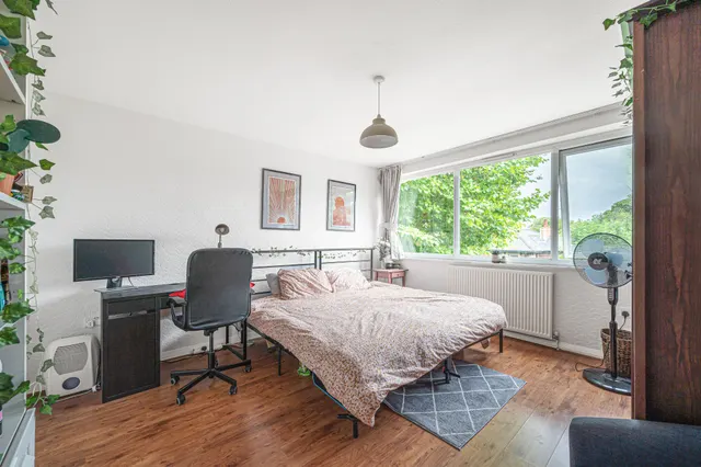 Photo 2 — 6 Arundel Lodge, Salisbury Avenue, London