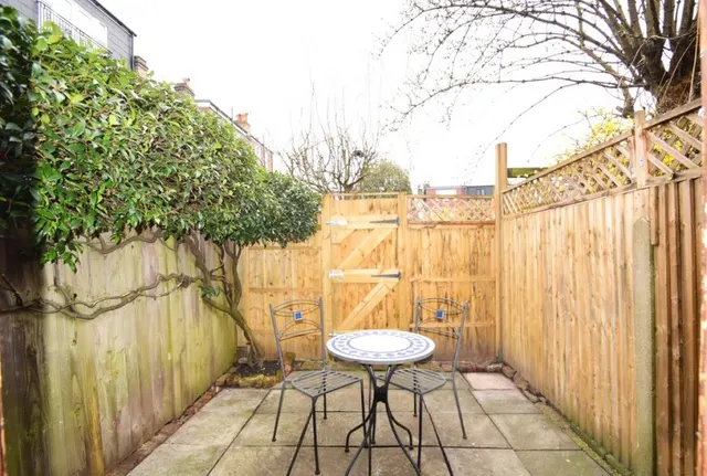 Southfield Road, Chiswick, photo 2