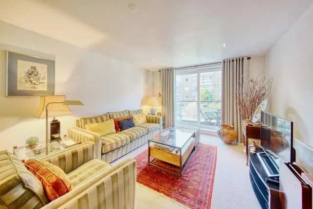 Smugglers Way, Wandsworth, SW18, photo 1