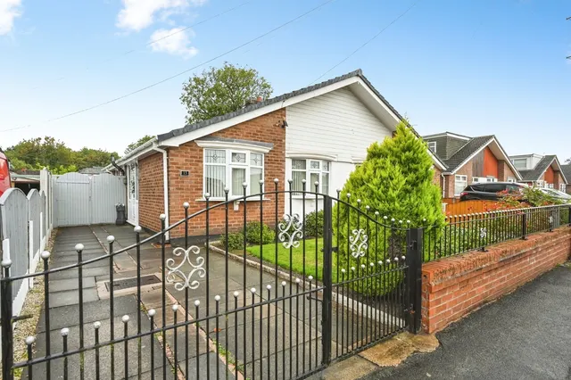 Walkers Lane, Penketh, Warrington, Cheshire, WA5, photo 1