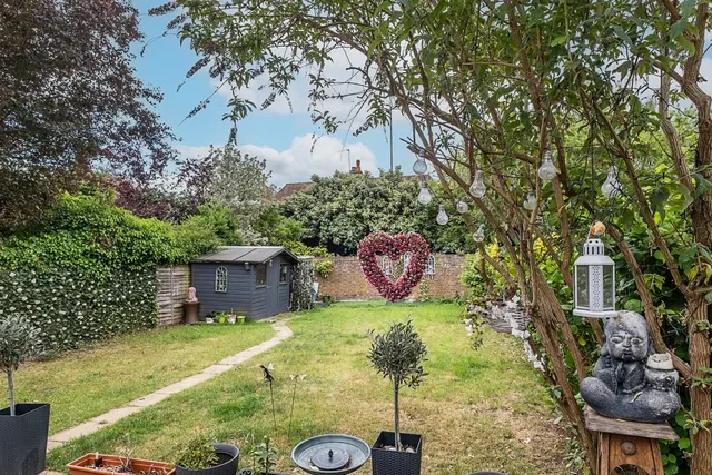 Photo 3 — Princes Road Teddington TW11
