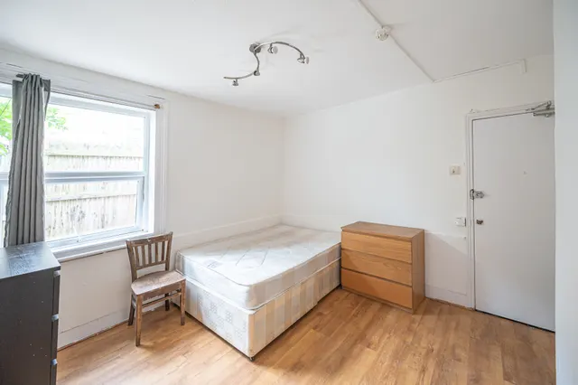 London, NW6, photo 2