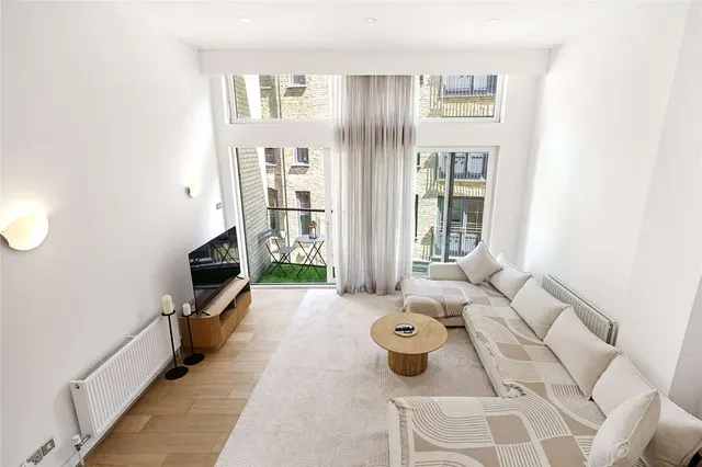 Bourlet Close, London, W1W 7BF, photo 1