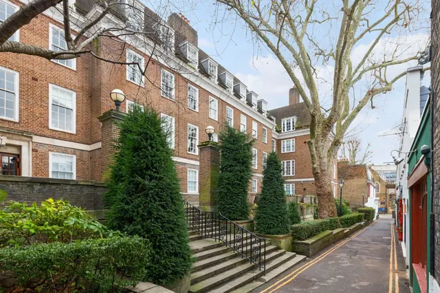 Photo 2 — Holland Street, Kensington, London, W8 4NF
