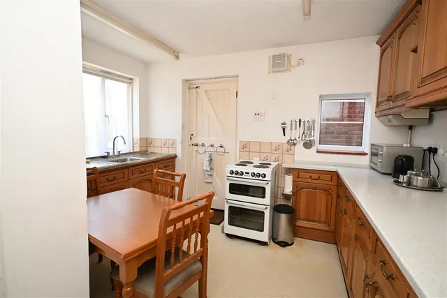 Eastfield Avenue, Basingstoke, photo 3
