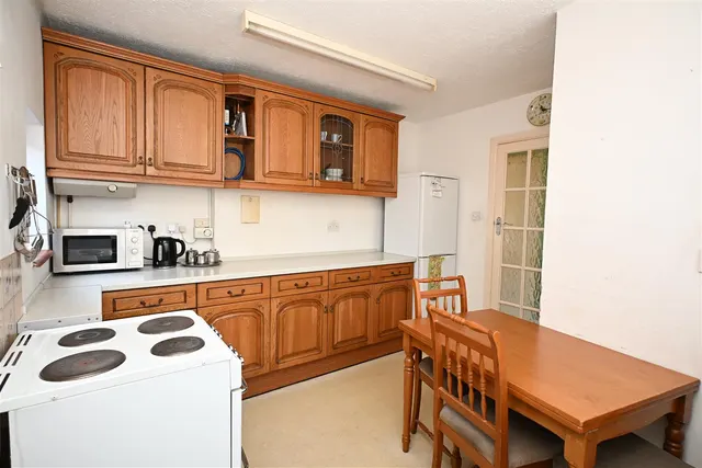 Eastfield Avenue, Basingstoke, photo 2