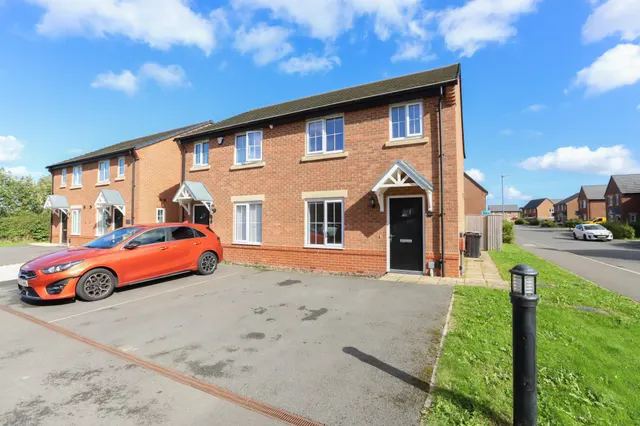 Beaminster Avenue, Preston, PR4, photo 1