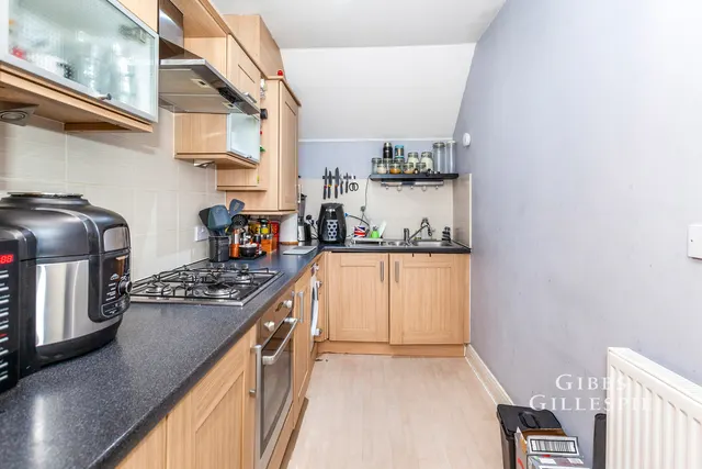 Gray House, Bells Hill Green Fees Apply, SL2, photo 2