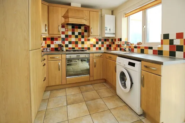 Photo 3 — Miles Close, Pill, Bristol, BS20