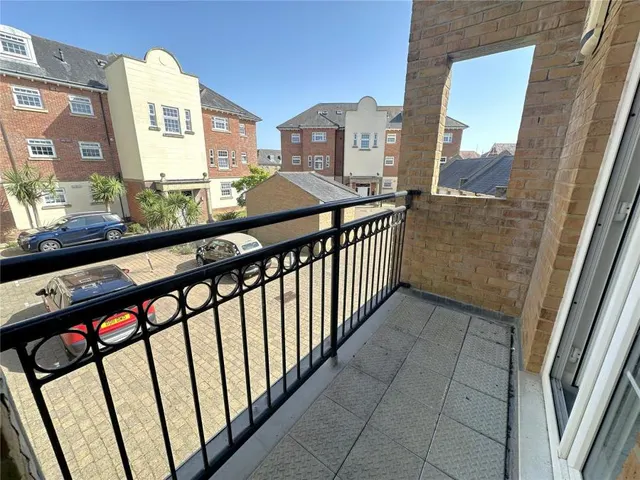 Christchurch Place, Eastbourne, BN23, photo 2