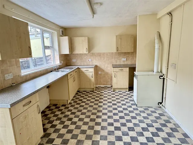 Mountbatten Road, Penwithick, photo 3