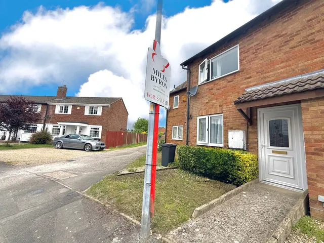 Constable Road, Swindon, Wiltshire, SN2 7JF, photo 1