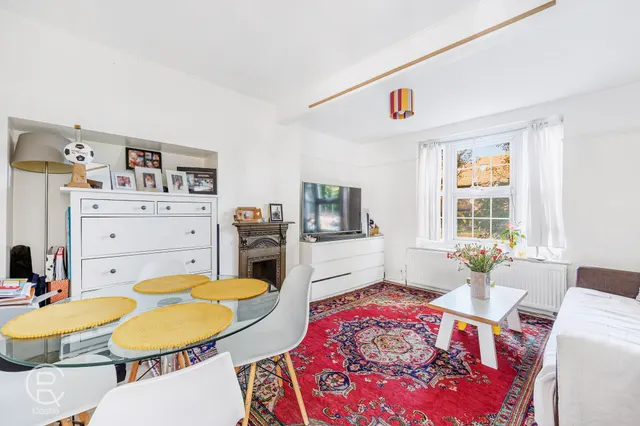 Photo 2 — Hall Drive, Hanwell, London, W7 1AB