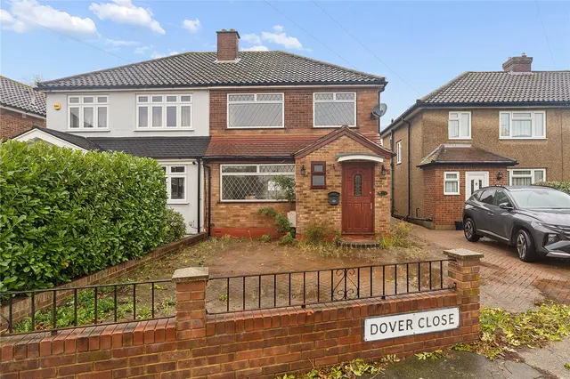 Dover Close, Romford, RM5, photo 1