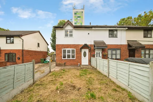 Selbourne Close, Wirral, photo 1