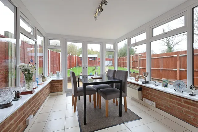 Wolfs Wood, Hurst Green, RH8, photo 3
