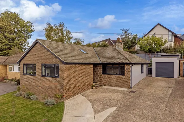 Roberts Close, Kings Worthy, SO23, photo 1