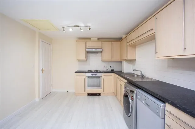Chadwick Way, Hamble, SO31, photo 2
