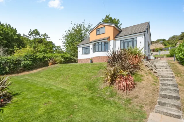 Dunstan Road, Maltby, Rotherham, photo 1