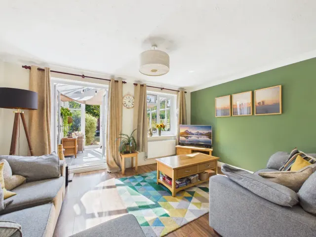 Oak Tree Way, Horsham, photo 3