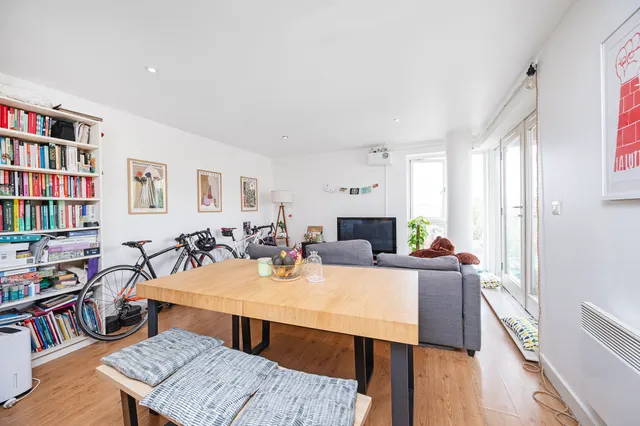 Photo 2 — 32 Heathfield Court, 248 Tredegar Road, London