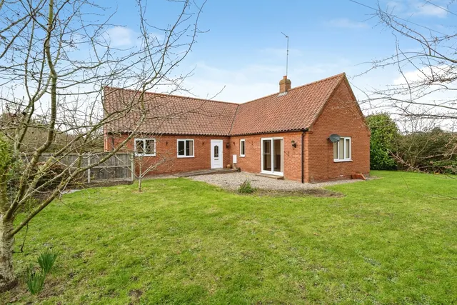 Old Turnpike Road, Roughton, Norwich, Norfolk, NR11, photo 1