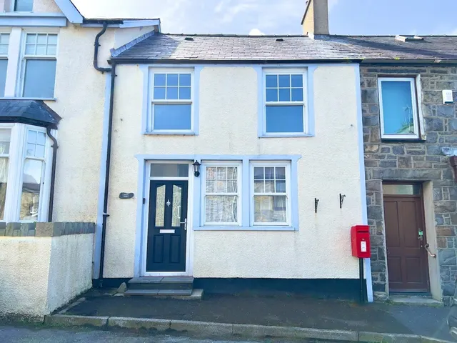Eifl Road, Trefor, LL54, photo 1