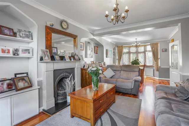 Photo 3 — Sparrow Farm Road, Worcester Park, KT17 2LR