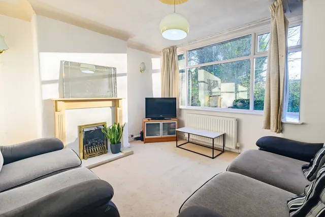 Photo 2 — Maldon Crescent, Swinton, Manchester, Greater Manchester, M27