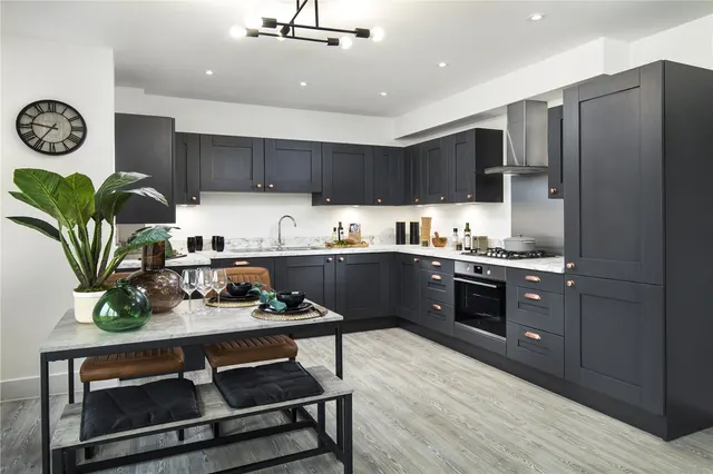 Bakeham Lane, Englefield Green, TW20, photo 2