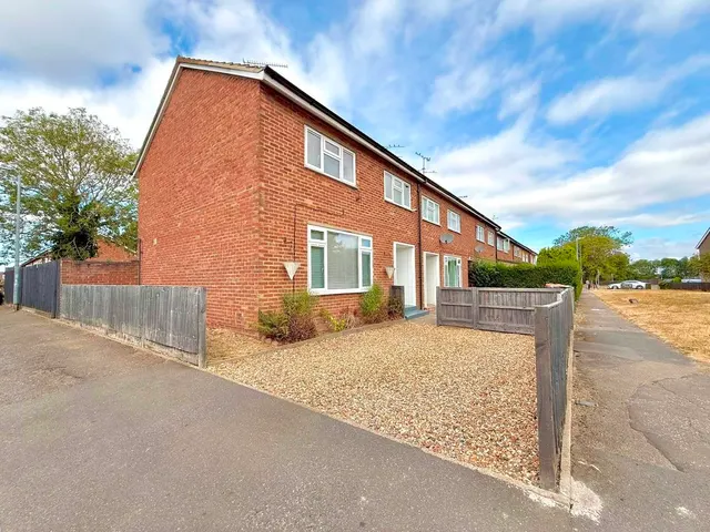 Borders Way, Houghton Regis LU5 5JU, photo 1