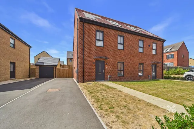 Whitebeam Rise, Kiveton Park, South Yorkshire, S26, photo 1