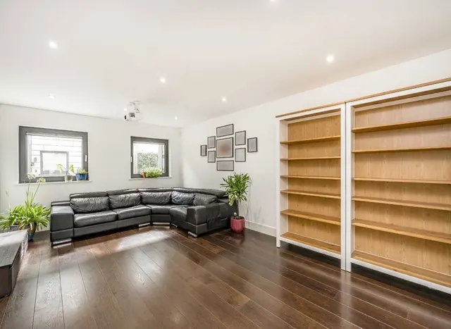 Wiblin Mews, Kentish Town, NW5, photo 3