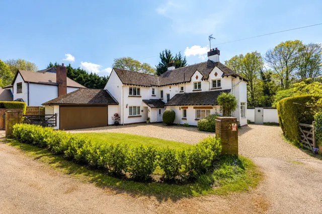 The Crest, Oaklands, AL6, photo 1